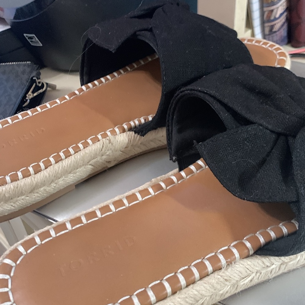 Torrid Sz 11 black suede slide on sandals. Jute - Picture 2 of 6